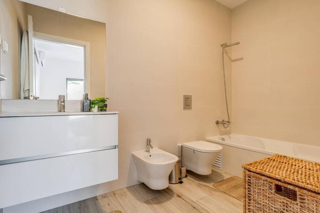Happiness Apartment - 2Bedroom Apt In อัลเจซูร์ ภายนอก รูปภาพ