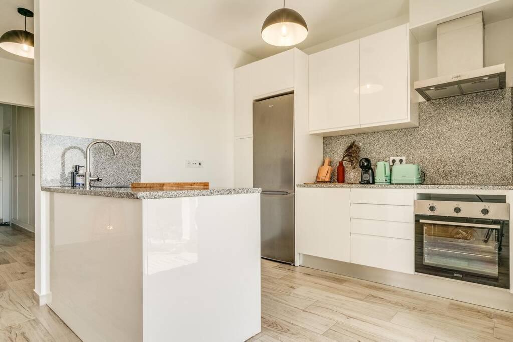 Happiness Apartment - 2Bedroom Apt In อัลเจซูร์ ภายนอก รูปภาพ